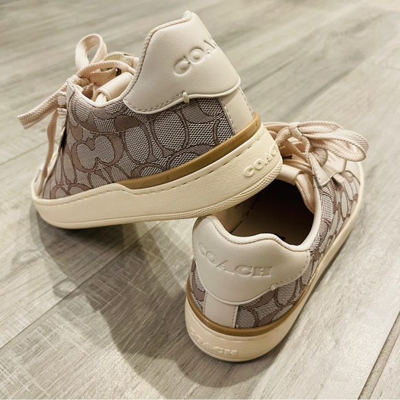 Coach Women’s Lowline Signature Sneakers with Low Top Coated Canvas - Picture 3 of 11